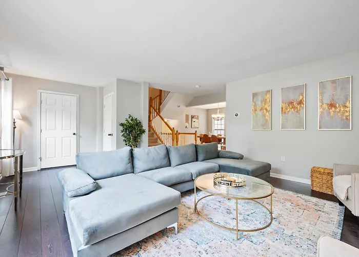 New 3 Bdrm - Mt Washington - Garage Holiday home