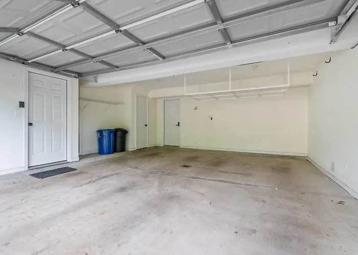 New 3 Bdrm - Mt Washington - Garage Holiday home