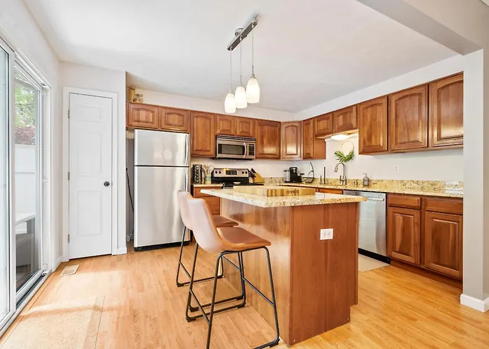 New 3 Bdrm - Mt Washington - Garage Holiday home *