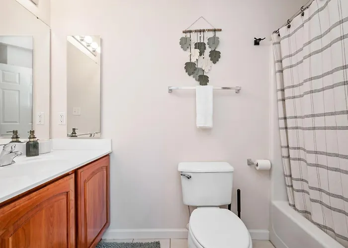 New 3 Bdrm - Mt Washington - Garage Holiday home Pittsburgh