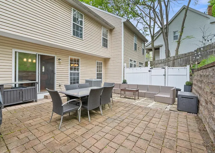 New 3 Bdrm - Mt Washington - Garage *